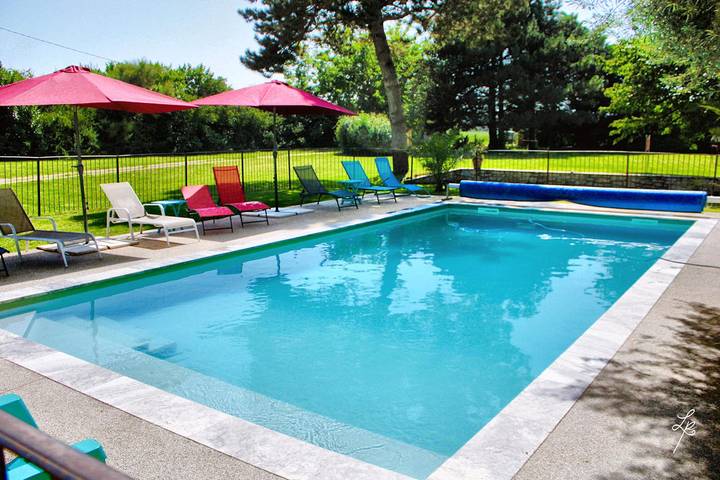 Gîte pour 24 personnes, avec jardin ainsi que piscine et terrasse, animaux acceptés à Sauzet - 3