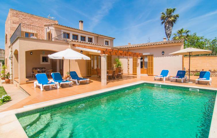 Modernes 2BR Apartment mit Pool, Terrasse & BBQ Grill in Campos, Mallorca Süden