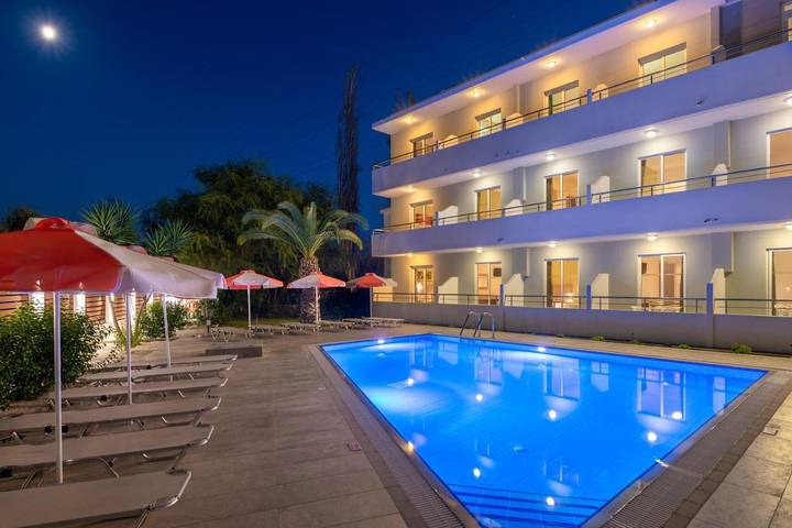 Hôtel pour 2 personnes, avec Balcon et Terrasse ainsi que Jardin et Piscine