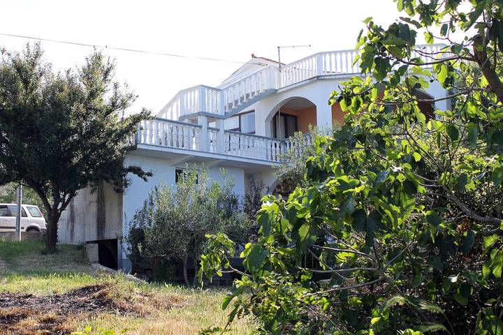 Ferienwohnung für 13 Personen, mit Balkon/Terrasse auf Pag - 2