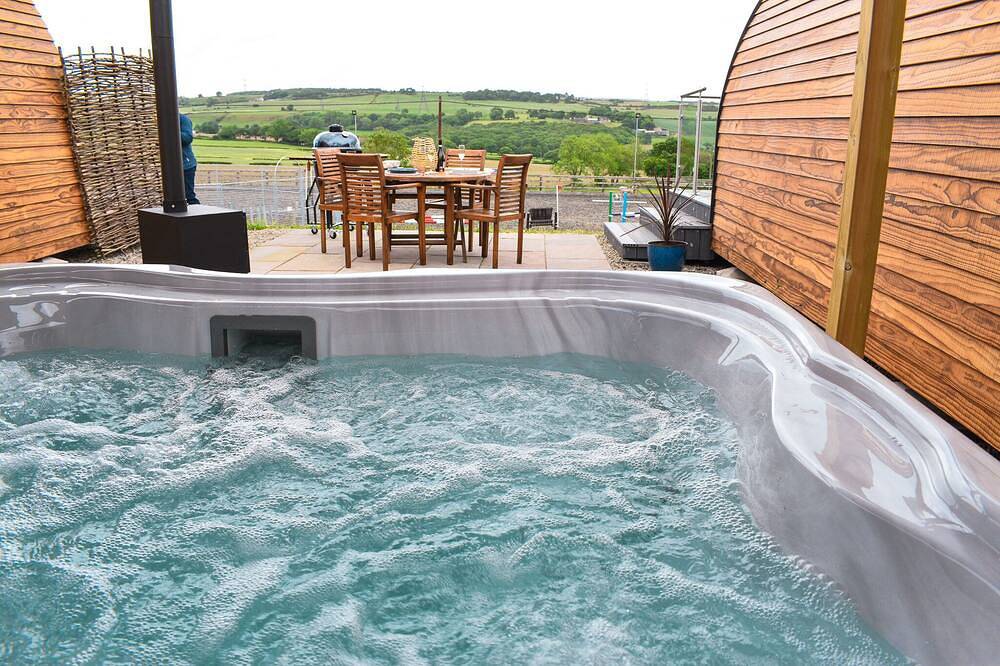 Derecroft Glamping Luxury Lodgepods with Jacuzzi Hot Tub in County Durham
