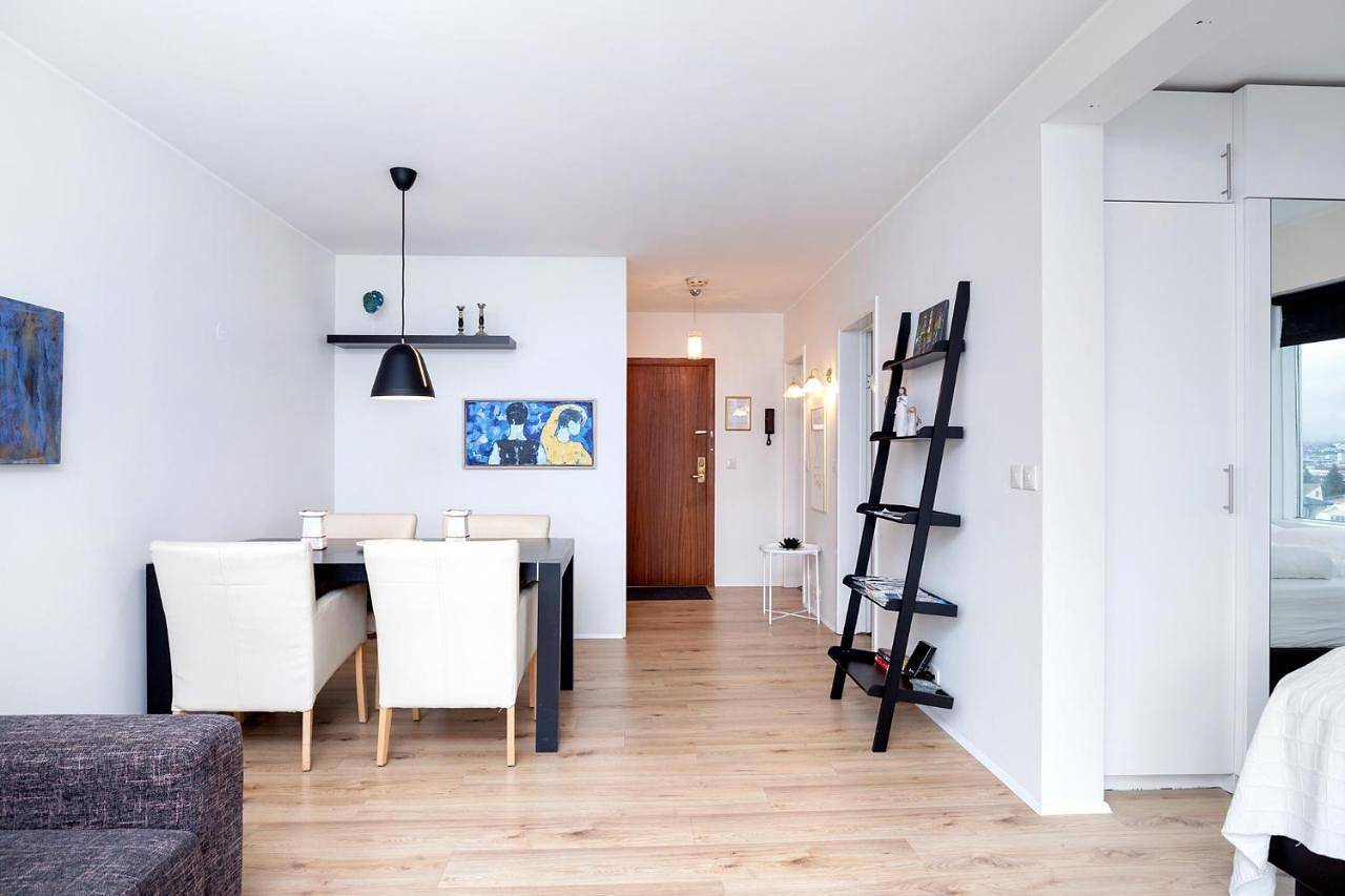 Apartamento entero, City view, bright & cozy - Free parking (A4) in Reikiavik, Islandia