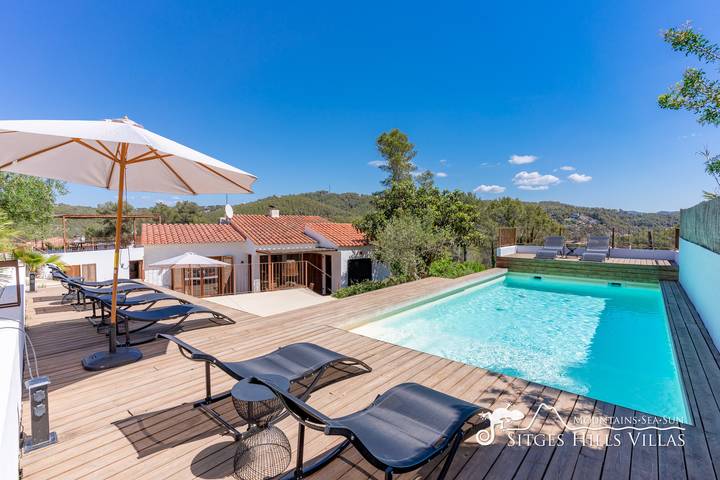 Villa pour 10 personnes, avec jardin, adapté aux familles à Olivella