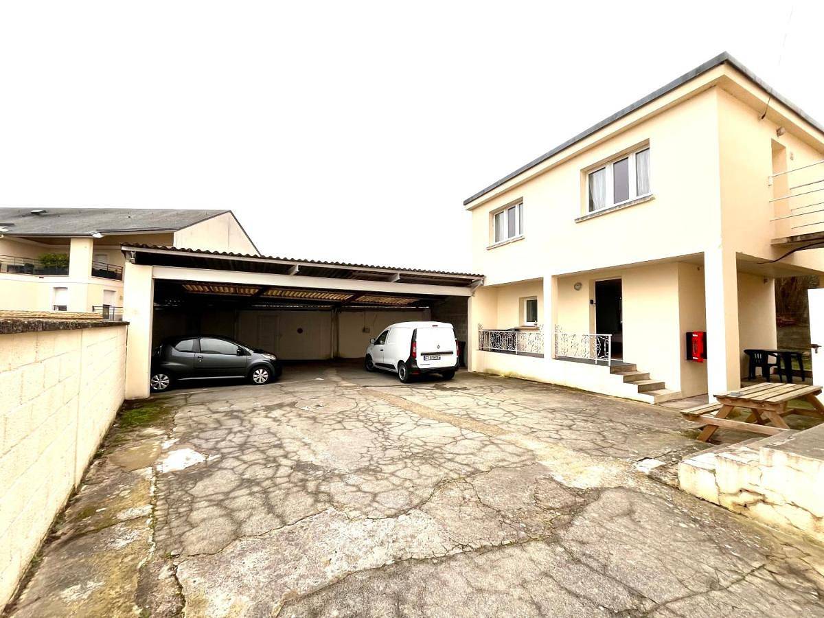 Studio with Terrace in Mondeville, Région de Caen