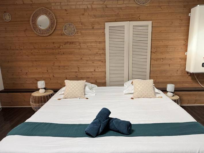 Location de vacances pour 2 personnes, avec terrasse à Écommoy - 4