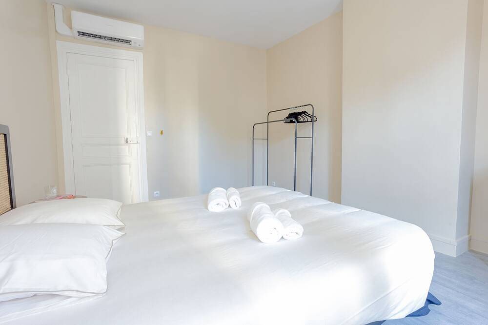 Apartamento entero, Apartamento-Baño privado externo in Le Pré-Saint-Gervais, Sena-Saint Denis