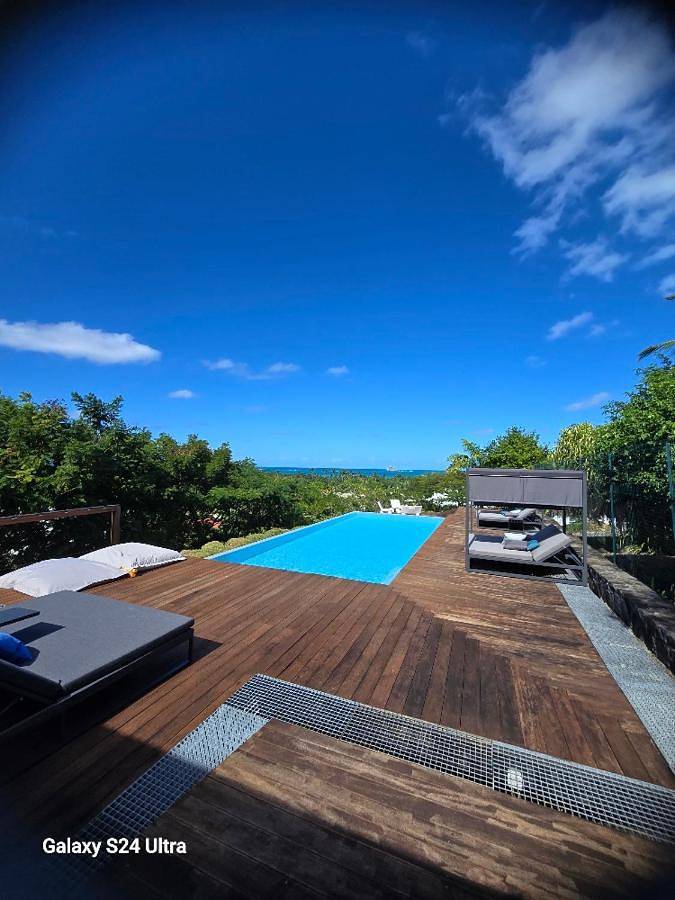Chambre d’hôte pour 2 personnes, avec piscine et jardin ainsi que terrasse et vue en Guadeloupe - 2