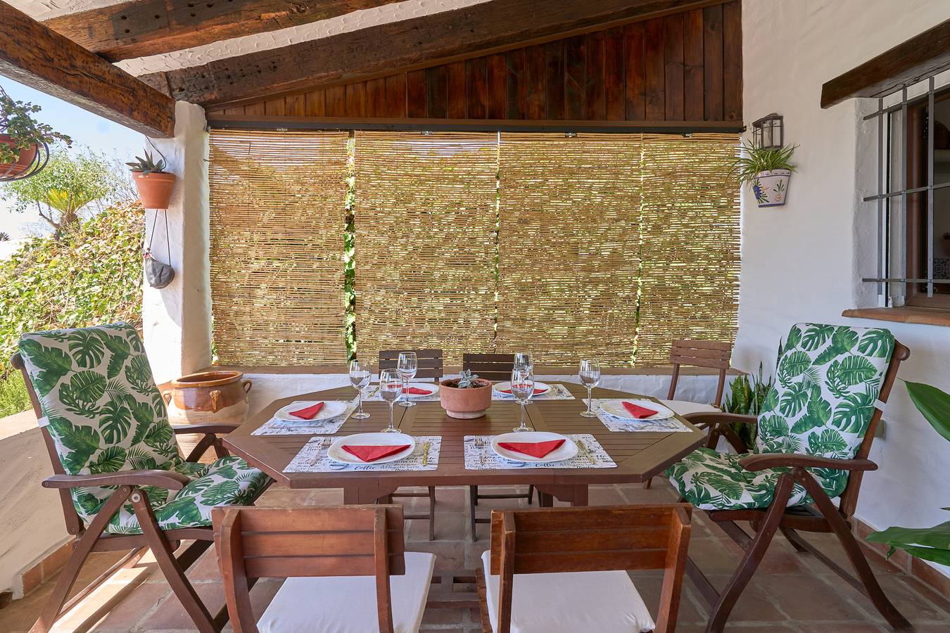 Villa 'Cortijo Miraflores' con vista mare, piscina privata e Wi-Fi in Arenas, Provincia di Malaga