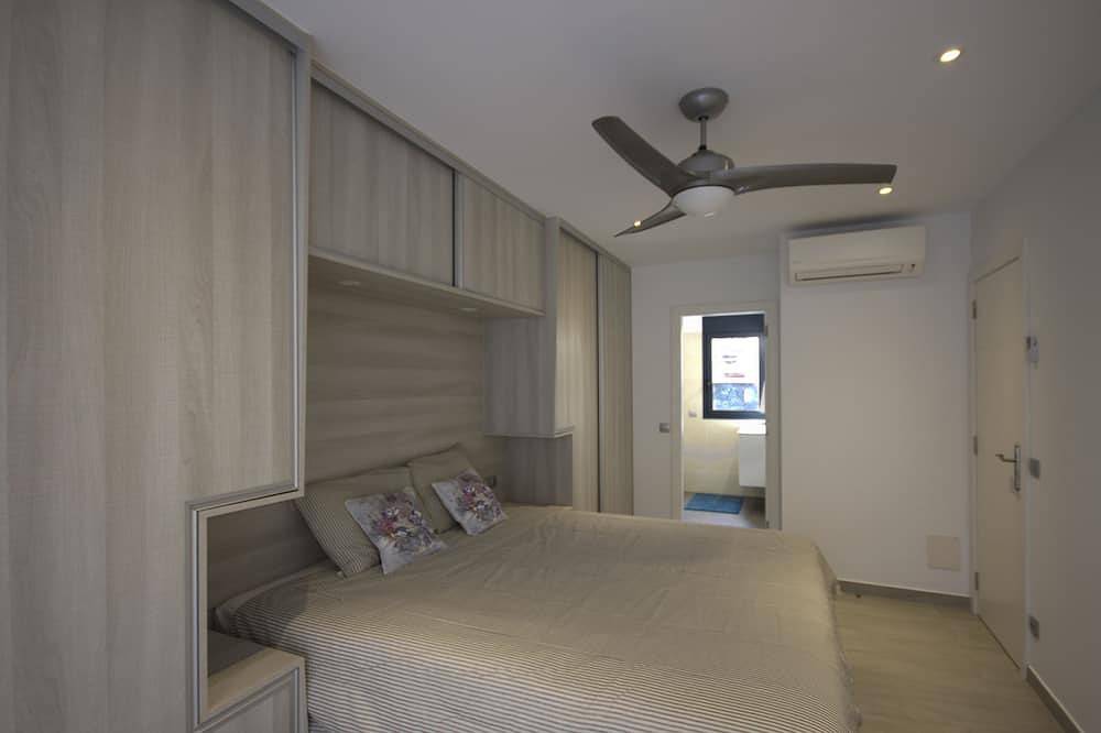 Entire apartment, Idaira I nuevo y amplio ático con tres dormitorios in Los Cristianos, Arona