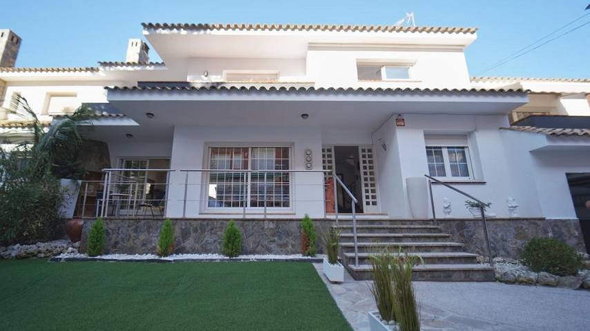 Casa rural para 10 personas, con Balcón y Terraza además de Jardín y Piscina en Pineda de Mar