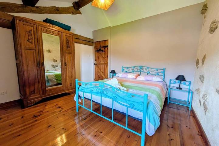 Gîte pour 26 personnes, avec piscine à Busserolles - 4