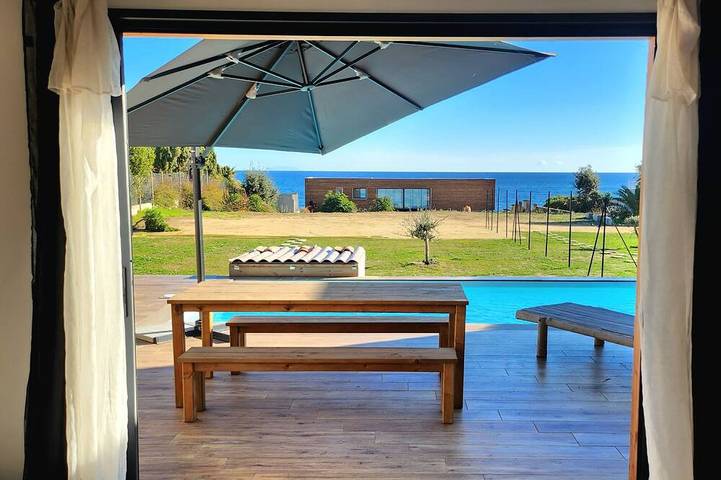 Location de vacances pour 8 personnes, avec jardin et terrasse à Linguizzetta