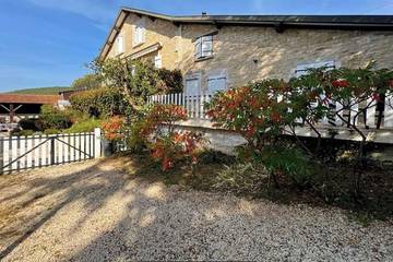 Gîte pour 6 personnes, avec terrasse ainsi que jardin et jacuzzi, animaux acceptés à La Boissière-d'Ans