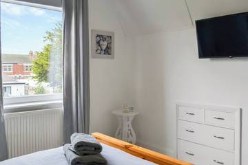 Log Cabin for 6 People in Hornsea, East Riding of Yorkshire, Photo 2