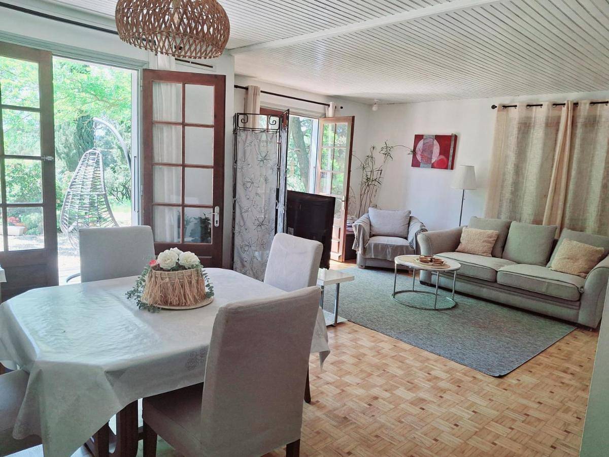Two-Bedroom Chalet in Fabrezan, Côte méditerranéenne (France)