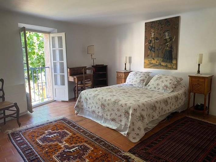 Gîte pour 6 personnes, avec vue et terrasse, animaux acceptés dans Office De Tourisme De La Cadiere D Azur - 2