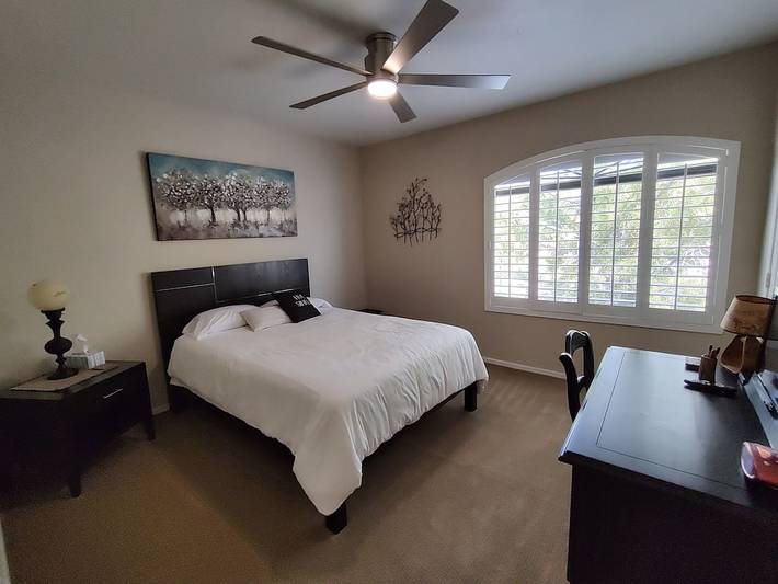 Vacation rental for 4 people, with balcony and hot tub as well as sauna and pool in North Scottsdale