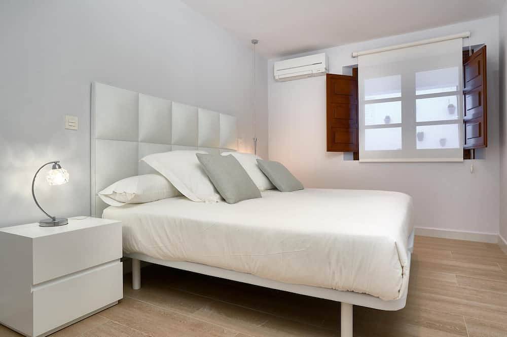 Entire apartment, Palacio Buenavista Luxury Apartments B.3 in Casco Antiguo, Sevilla