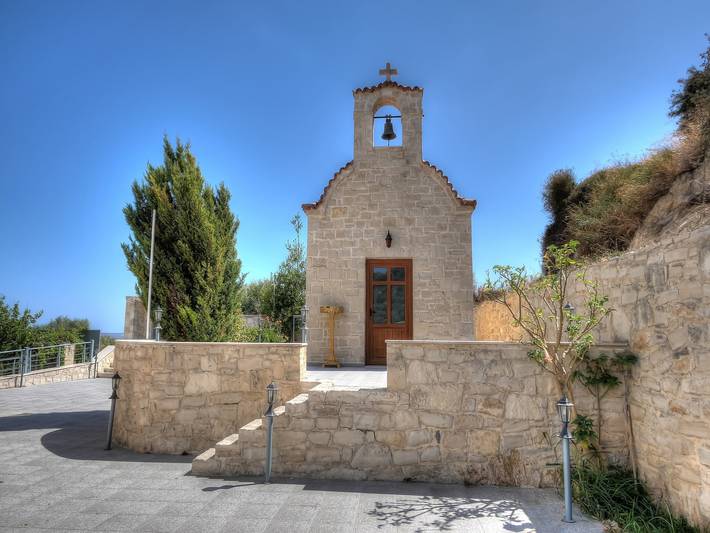 Holiday home for 8 people, with hot tub and balcony as well as pool, child-friendly in Athens