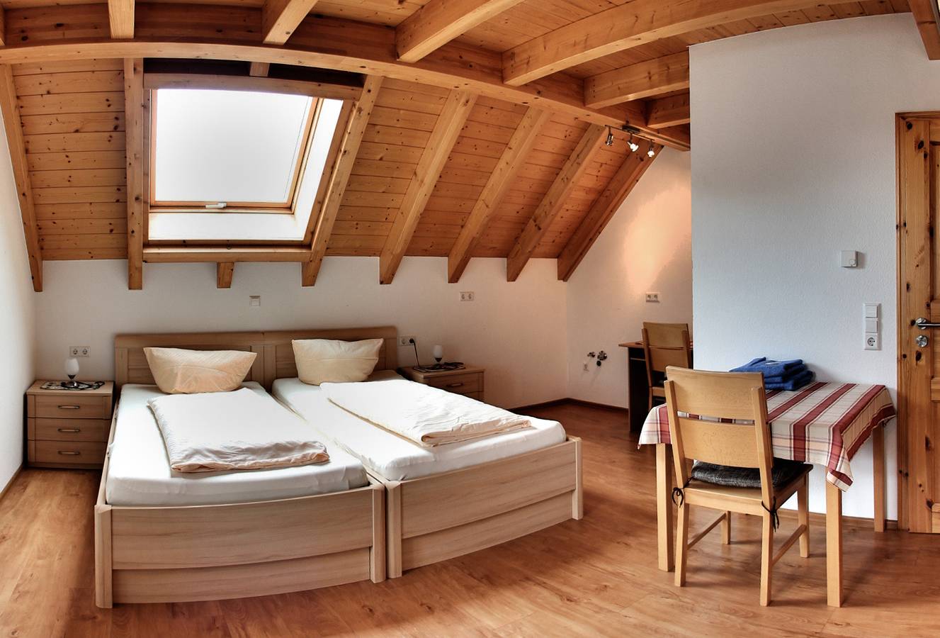 Gästehaus Ritter - Doppelzimmer mit Dusche und Wc in Sinsheim, Kraichgau