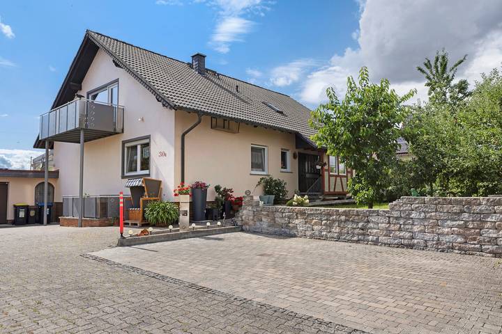Entire apartment, Apartment 'Haus Claudia' with Balcony and Wi-Fi in Fulda, Rhön-Hessen
