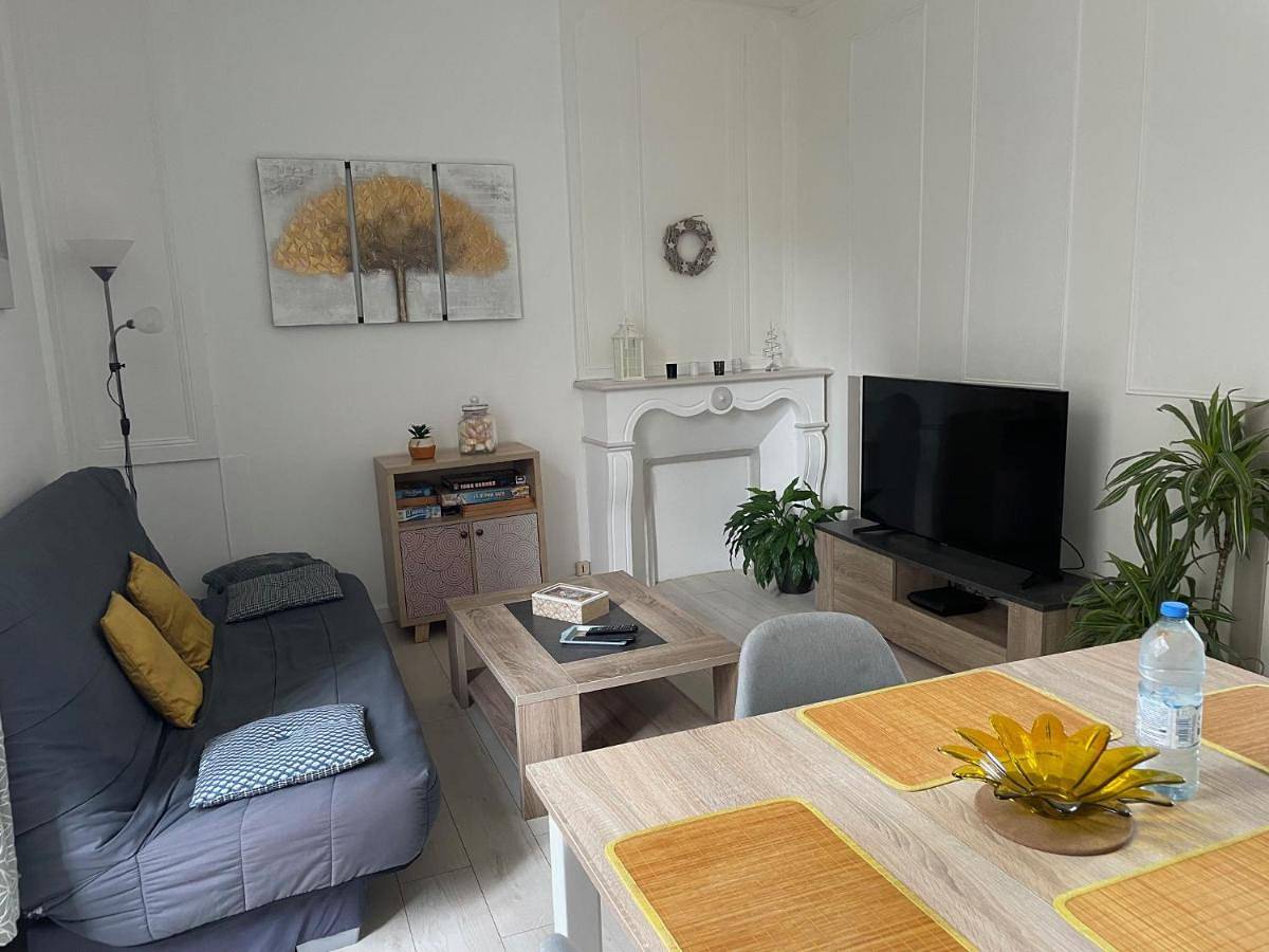 Appartement entier, Charmant appartement T2 plein centre ville in Saint-Brieuc, Côte de Goëlo