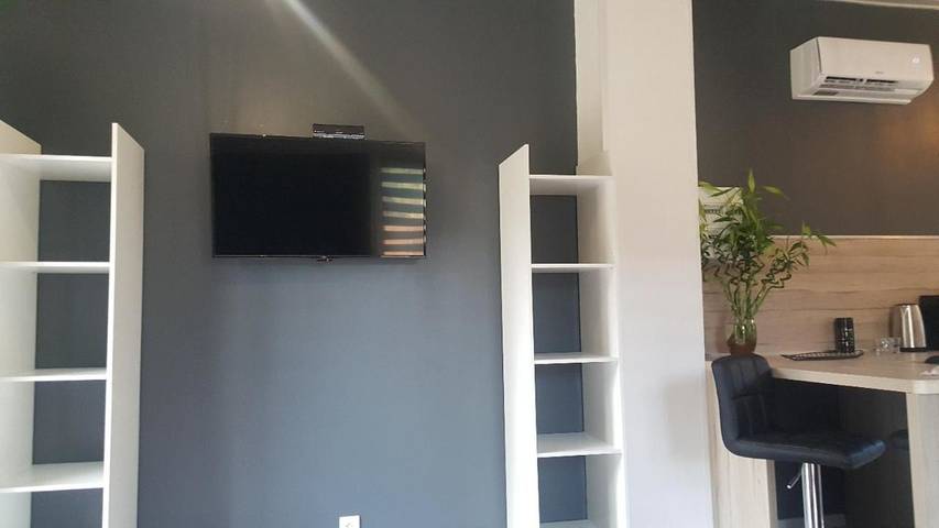 Gîte pour 2 personnes, avec piscine et jardin à Besse-sur-Issole - 3