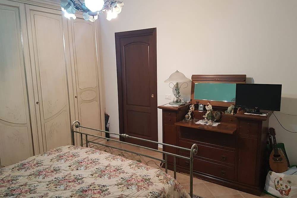 Casa con jardín y estacionamiento cerca del mar y a sitios culturales in Capaci, Provincia de Palermo