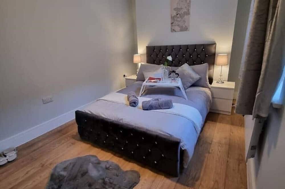 Entire apartment, Serene getaway Apartment with Garden-Maidstone City Centre in Kent