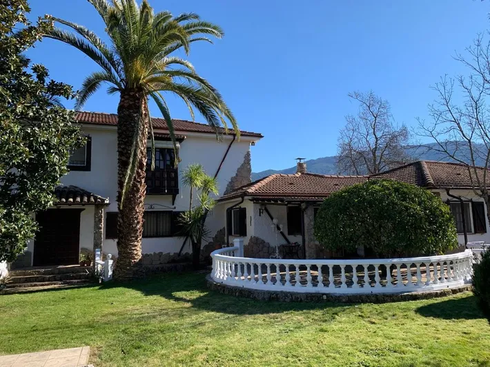 Maison de vacances pour 10 personnes, avec piscine ainsi que jardin et vue, adapté aux familles - 1