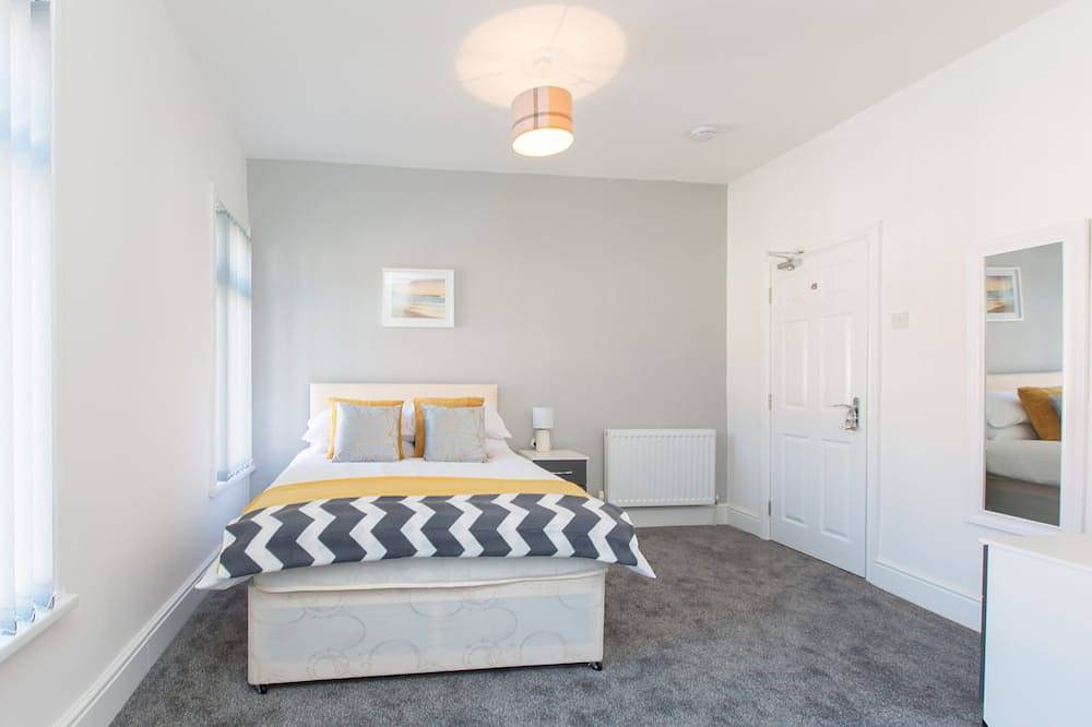 Ferienhaus-Eigenes Badezimmer-Whole in Crewe, Cheshire East