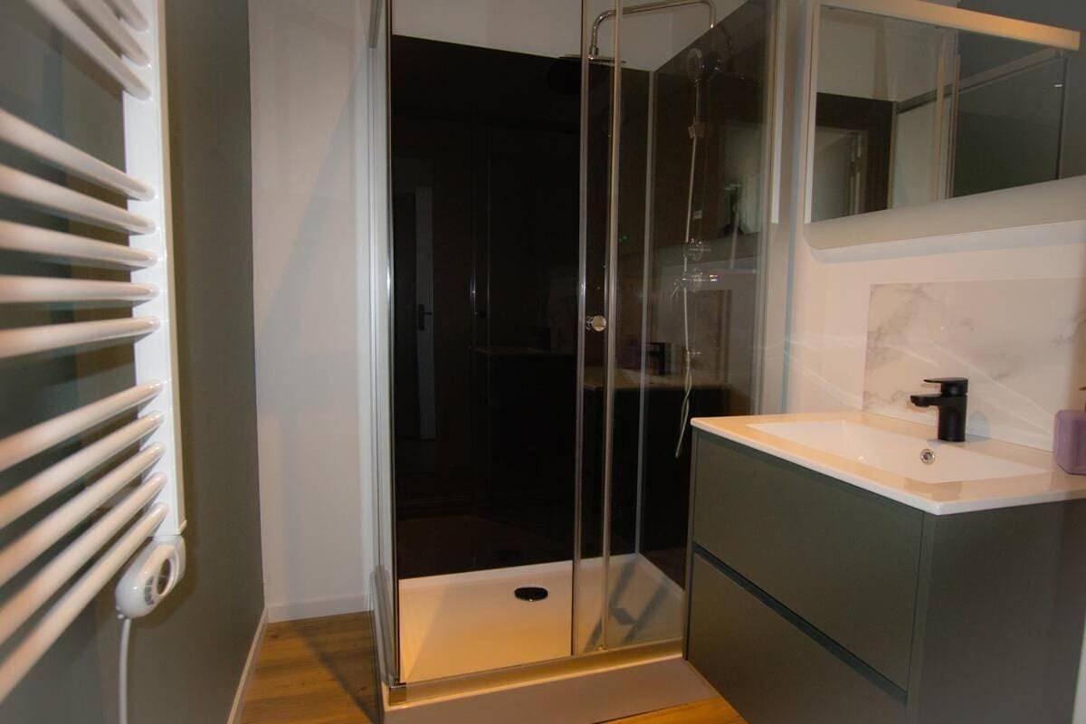 Appartement entier, Two-Bedroom Apartment in Lens, Région de Lens