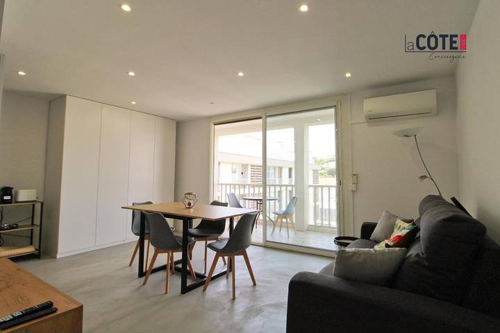 Gîte pour 4 personnes, avec terrasse dans Port De Carry