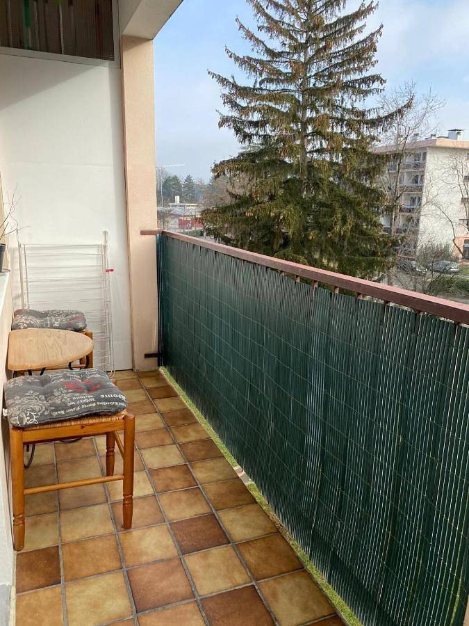 Appartement entier, One-Bedroom Apartment in Ambilly, Région de Saint-Julien-en-Genevois