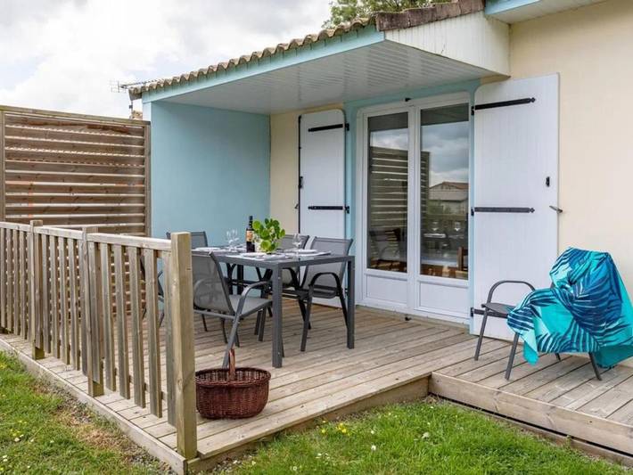 Camping pour 6 personnes, avec terrasse
