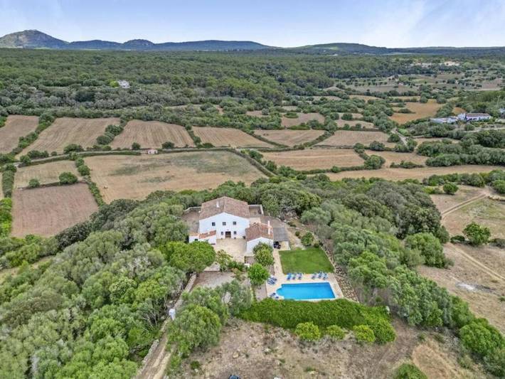 Gîte pour 10 personnes, avec jardin ainsi que piscine et terrasse à Alaior - 2