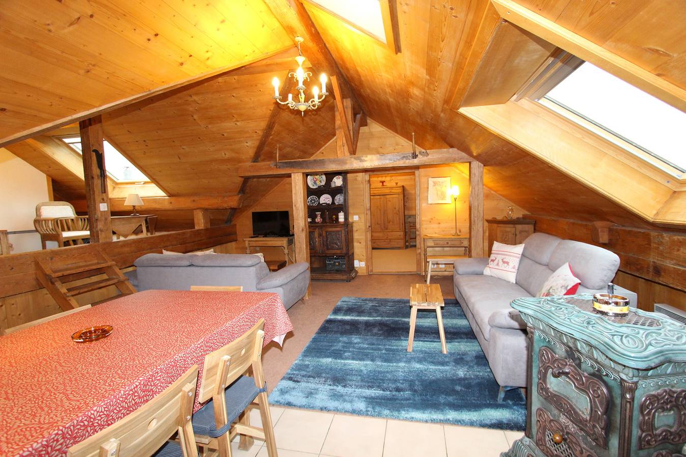 Entire holiday apartment, Appartement Iris Iv - 3 bedrooms, 85m², 6 people in Château-d' Œx, Alpes Vaudoises