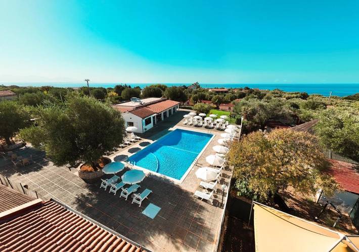 Bungalow per 2 persone, con piscina e giardino, con animali domestici in Marina di Camerota