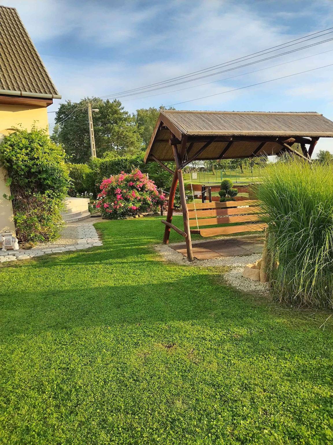 Maison de vacances avec piscine et climatisation  in Balatonkeresztúr, Rive sud du lac Balaton