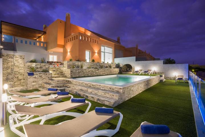 Villa voor 10 personen, with zwembad and uitzicht as well as tuin in Caleta de Fuste