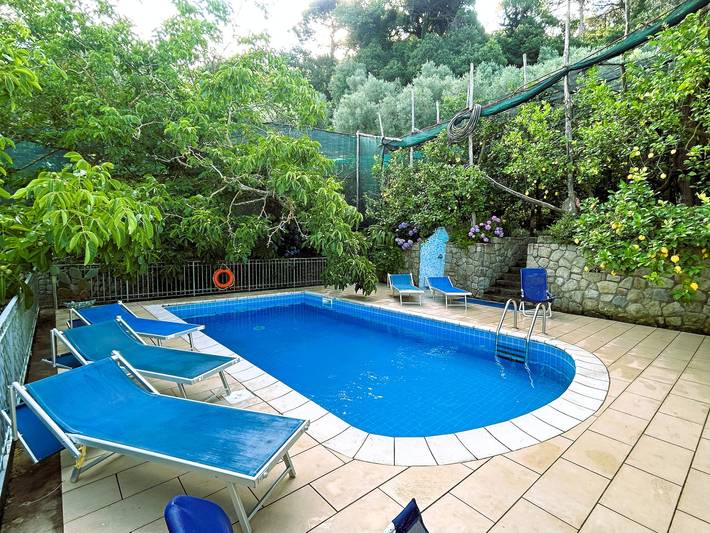 Appartamento intero, Limoneto - Giardino by Espresso Rentals in Massa Lubrense, Napoli e dintorni