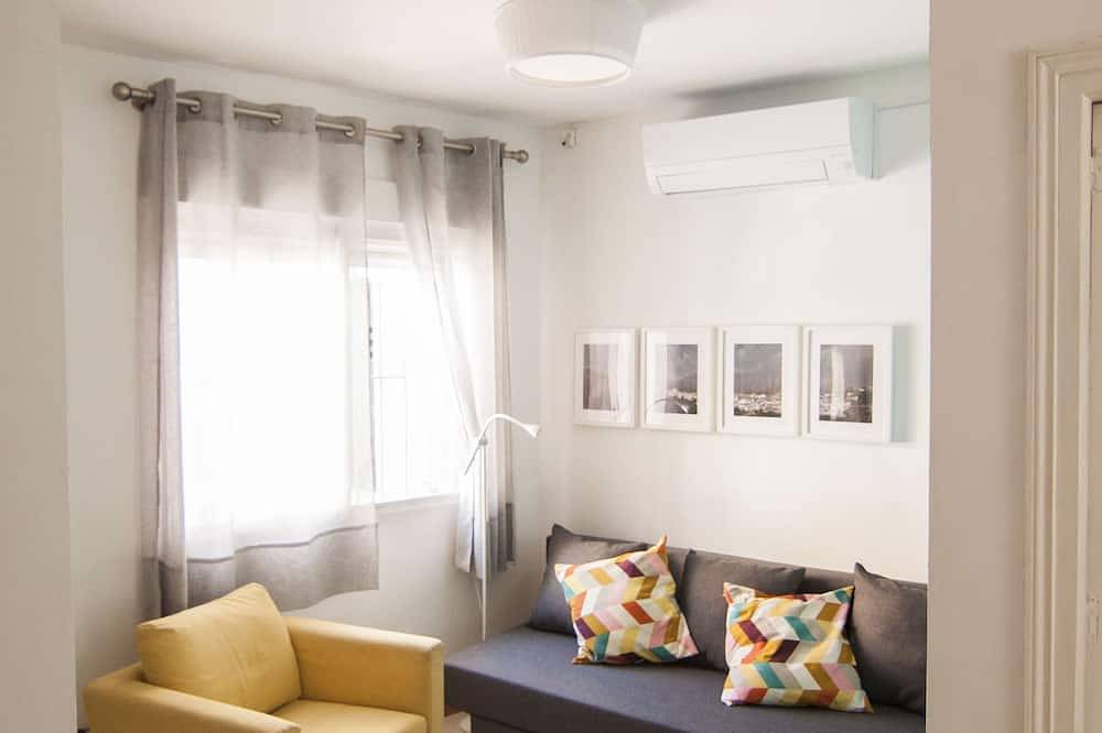 Cozy House Near to the City Center of Granada in Genil, Granada