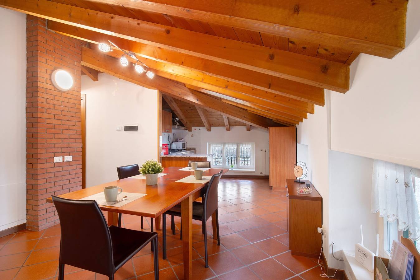 Entire apartment, Apartment 'La Corte Di Zio Pippo' with Wi-Fi in Albavilla, Brianza