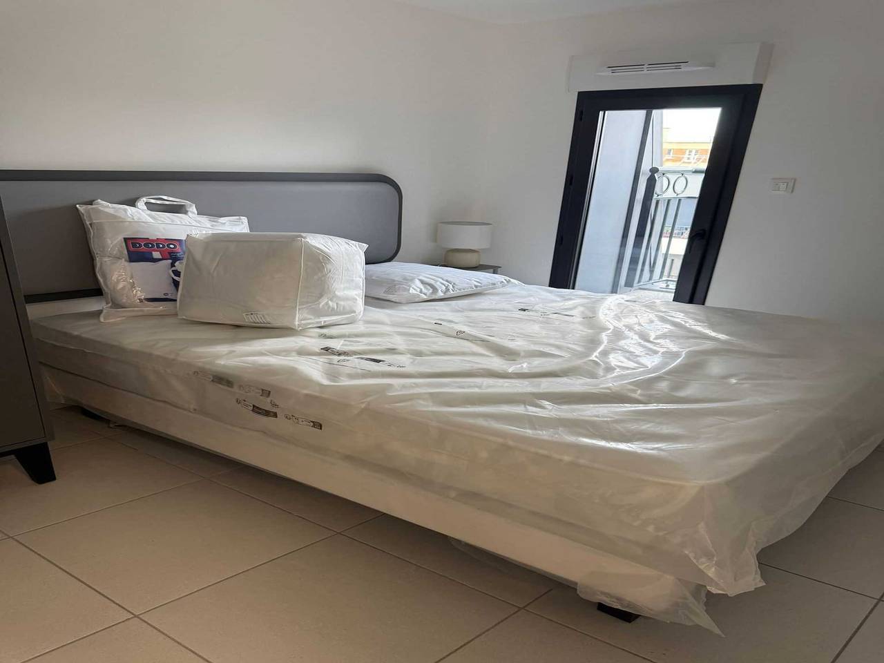 Ganze Wohnung, Charming Appt - 3Bdr/8P - Near Paris & La Défense in Suresnes, Hauts-de-Seine