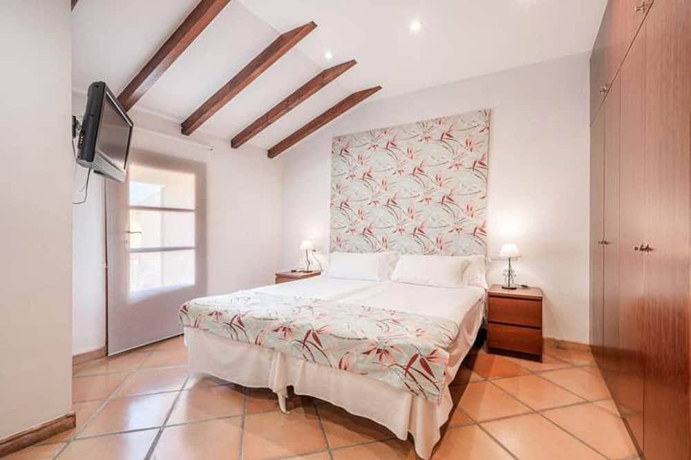 Piscina privada, aire acondicionado, 6 dormitorios ideal familias in Binisalem, Interior de Mallorca