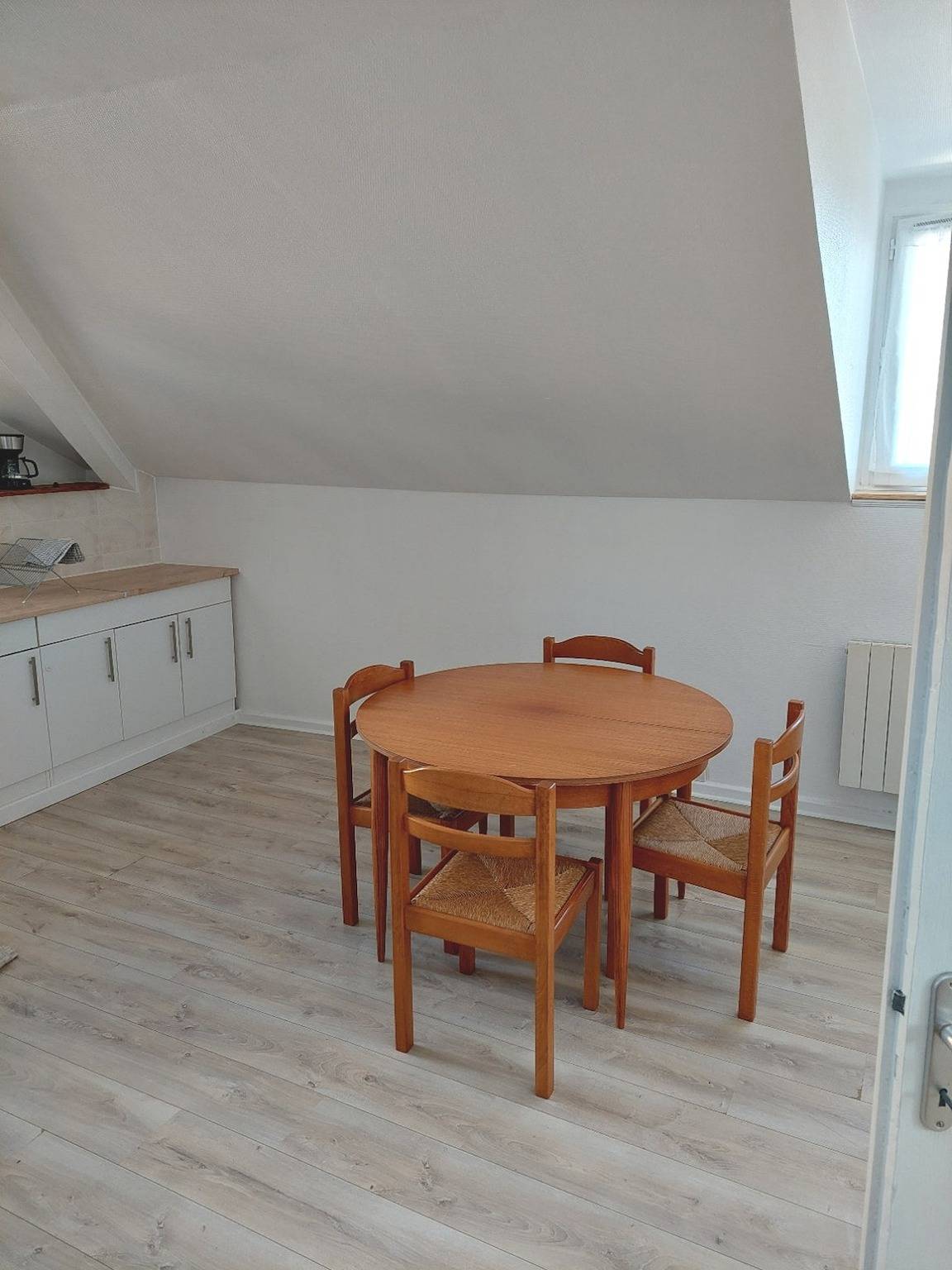 Appartement entier, Appartement confortable à Rosny-sous-Bois, 38m² + Vue sur la ville in Rosny-sous-Bois, Seine-Saint-Denis