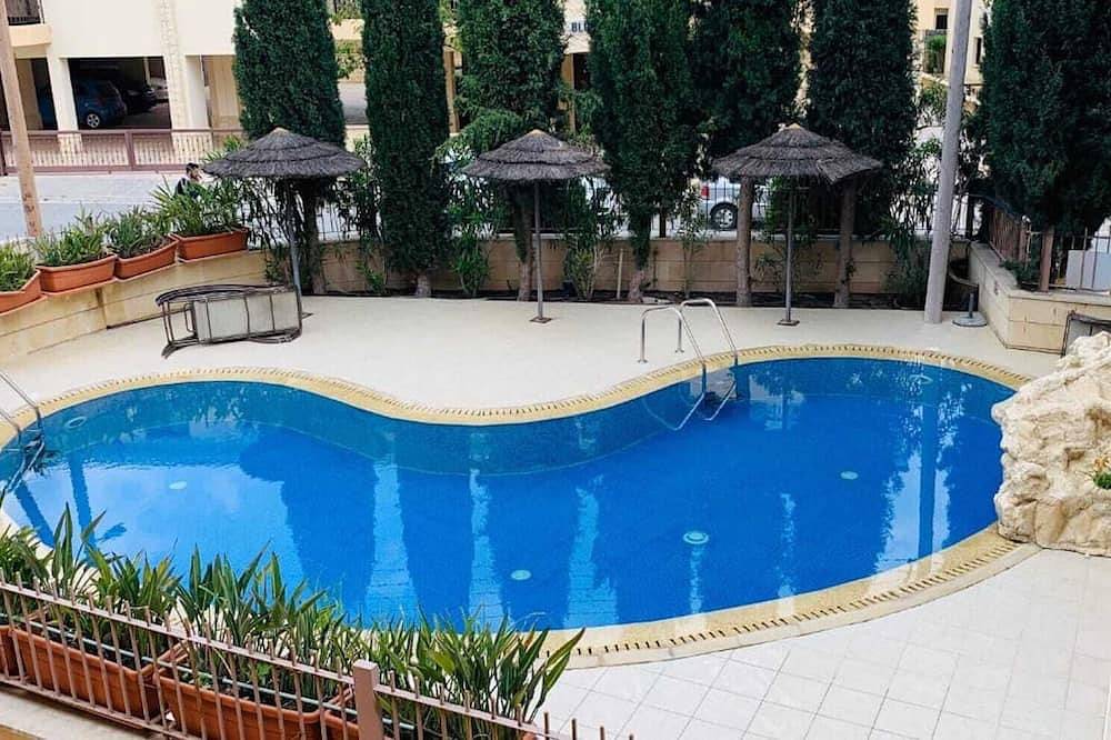 Ganze Wohnung, Penthouse Studio mit Meerblick nahe Flughafen in Larnaca Bezirk