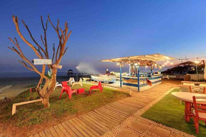 Chalet para 8 personas, con terraza y piscina además de jardín y jacuzzi en Campo de Gibraltar - 3