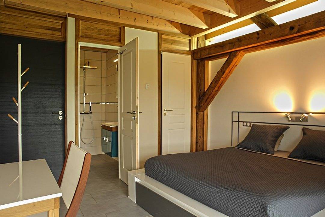 La Ferme du Bois Joli - Lac de Chalain - Chambre Chambly in Marigny (Jura), Jura