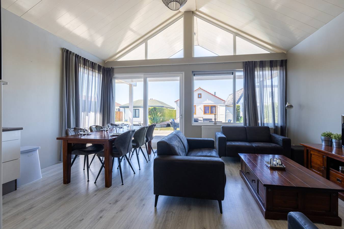 Vakantiehuis voor 6 personen, met terras aan het water in Wervershoof aan het Ijsselmeer. in IJsselmeer